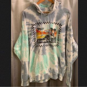 Greetings From Joshua Tree Tie Dye Women’s Hoodie Large